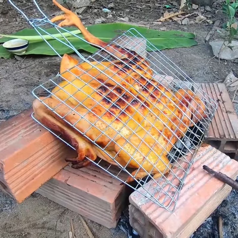 Bước 3 Nướng gà Cách ướp gà nướng than củi