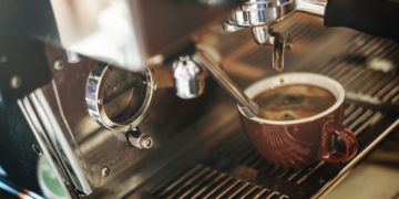cach pha ca phe espresso thom ngon voi may pha ca phe espresso tu dong 760x367 1