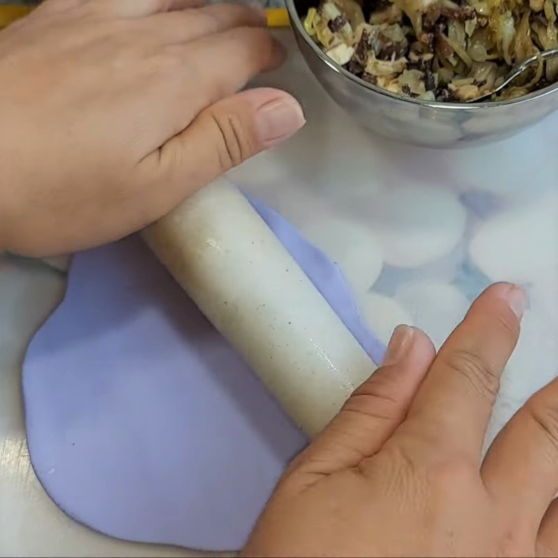 Bước 4 Cán bột Há cảo hoa hồng nhân chay