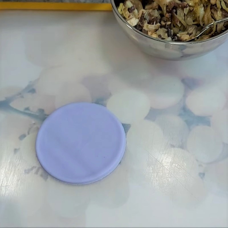 Bước 4 Cán bột Há cảo hoa hồng nhân chay