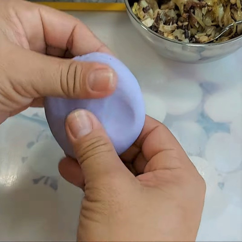 Bước 4 Cán bột Há cảo hoa hồng nhân chay
