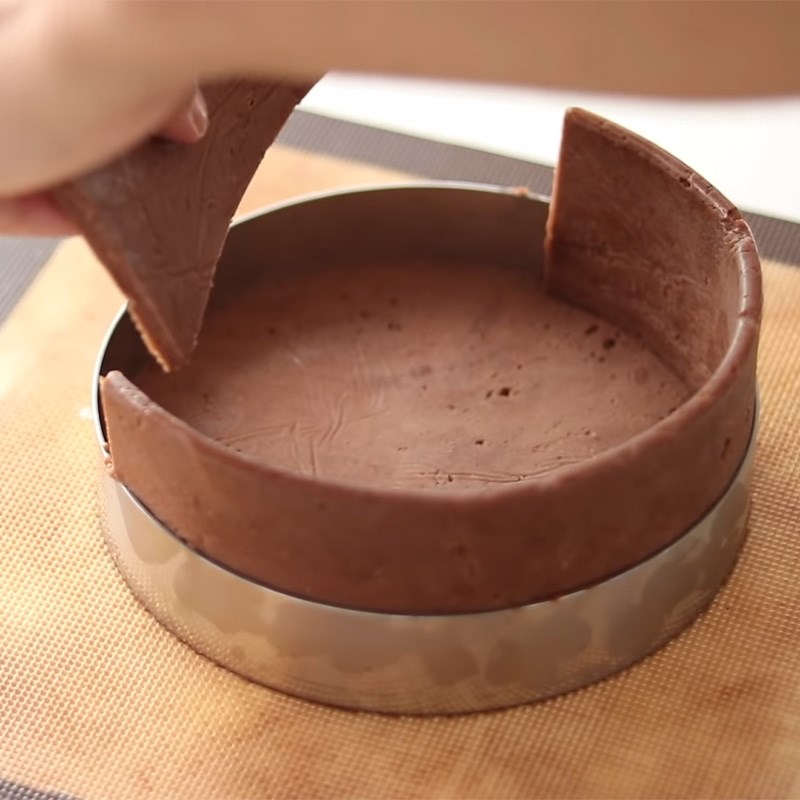 Bước 3 Cán và làm vỏ bánh Bánh tart kem cháy