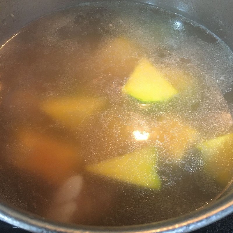 Bước 3 Nấu canh bí đỏ sườn heo Canh bí đỏ nấu sườn heo