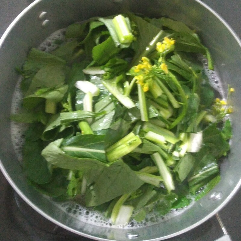 Bước 2 Nấu canh Canh cải ngồng tôm khô