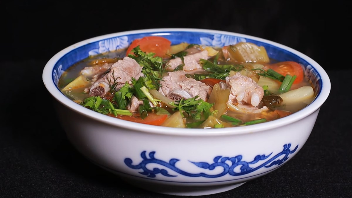 Canh cải chua sườn non heo