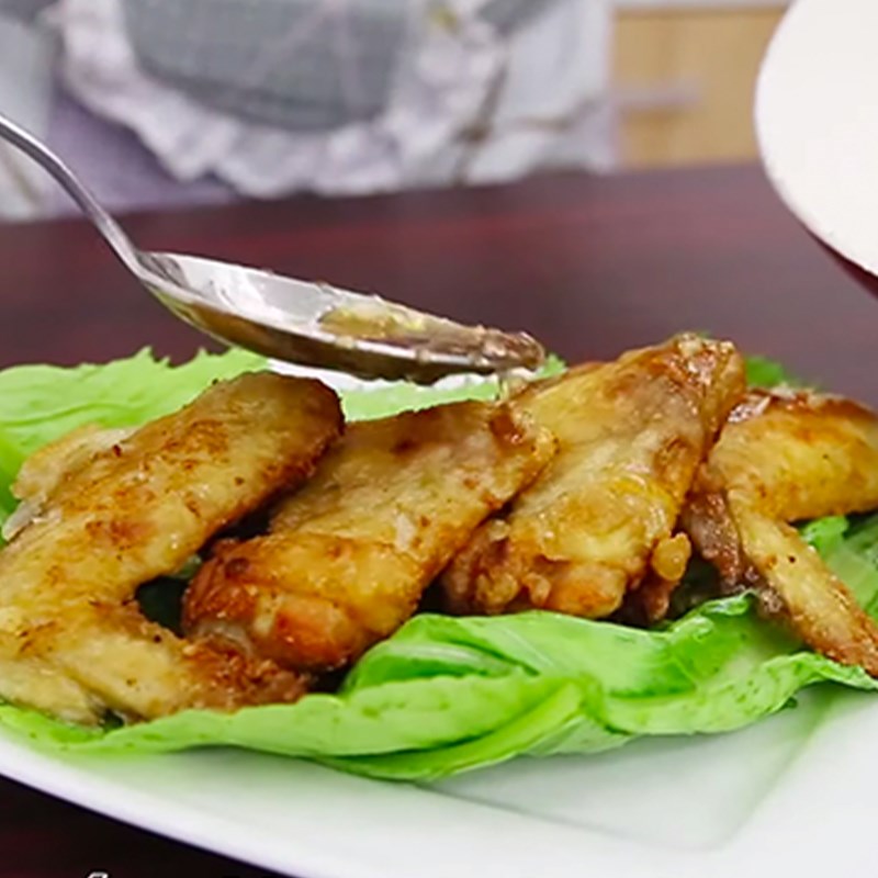 Bước 3 Làm nước sốt Cánh gà chiên nước mắm