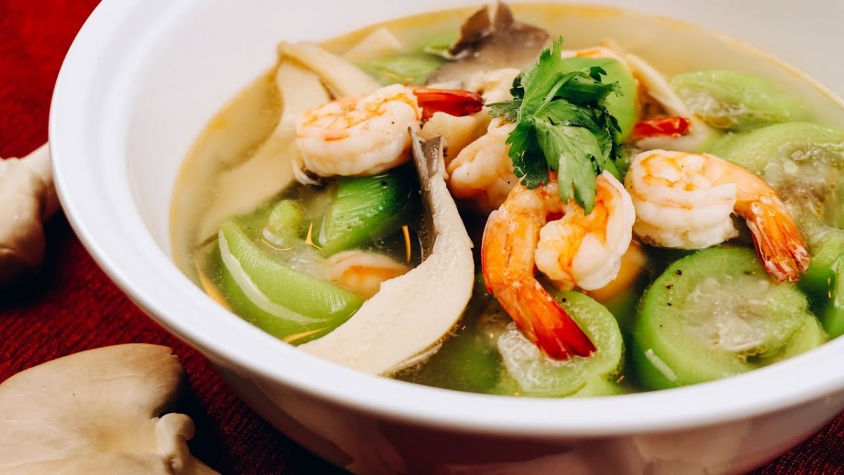 Canh nấm bào ngư mướp hương