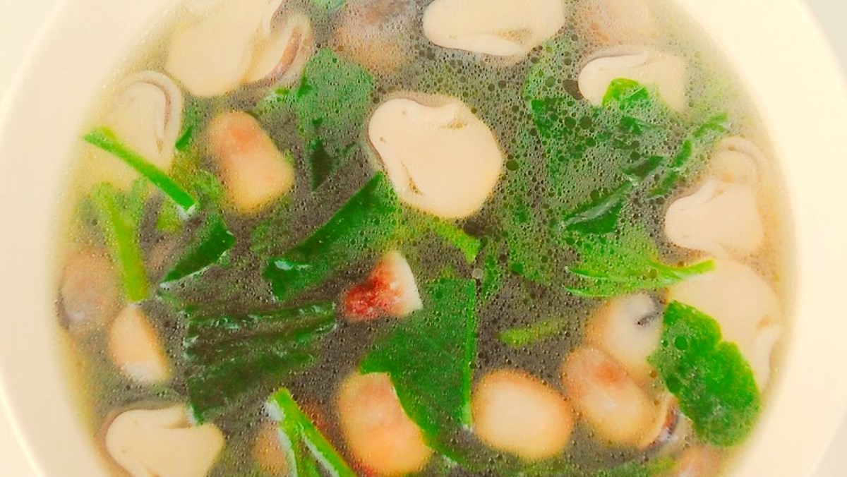 Canh nấm rơm mồng tơi