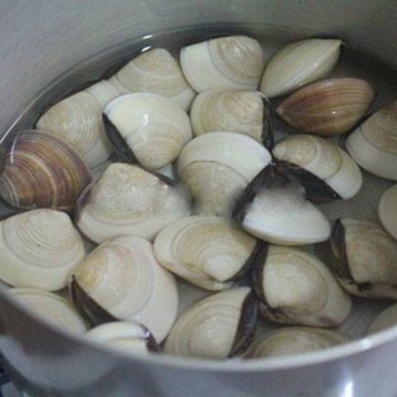 Bước 2 Trụng nghêu Canh nghêu thì là