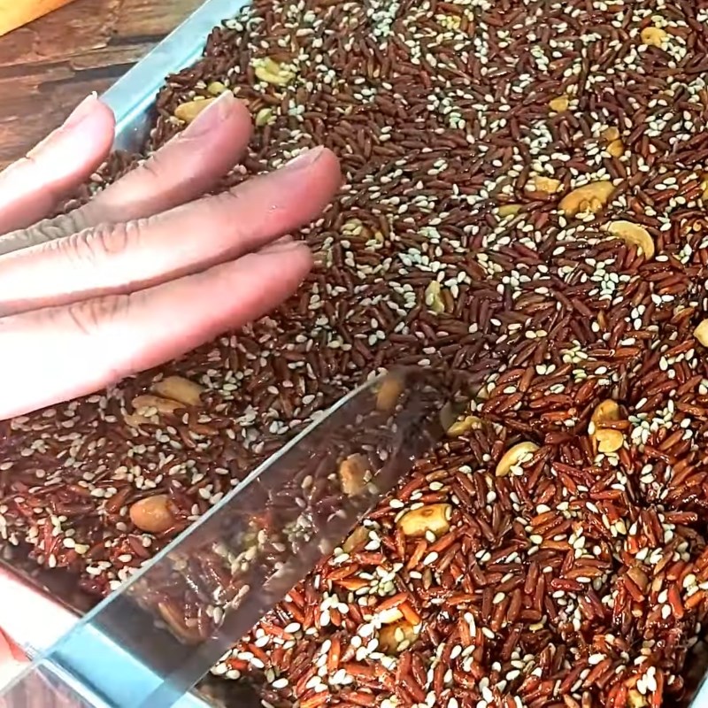 Bước 5 Cắt kẹo Kẹo gạo lứt với mè