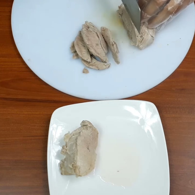 Bước 3 Luộc thịt và xào tôm khô Gỏi khổ qua tôm thịt