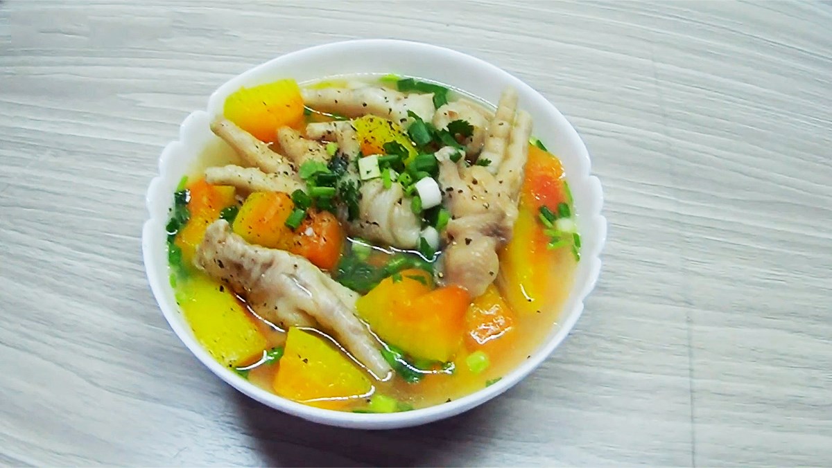 Chân gà hầm đu đủ