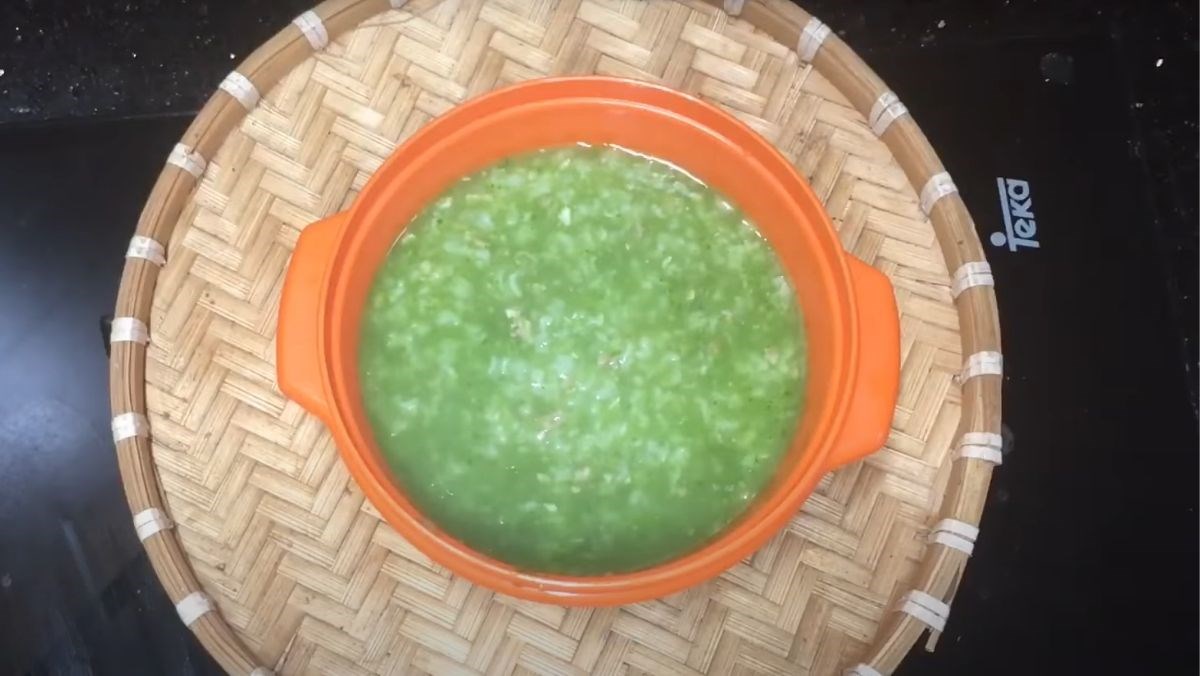 Cháo gà rau mồng tơi ăn dặm