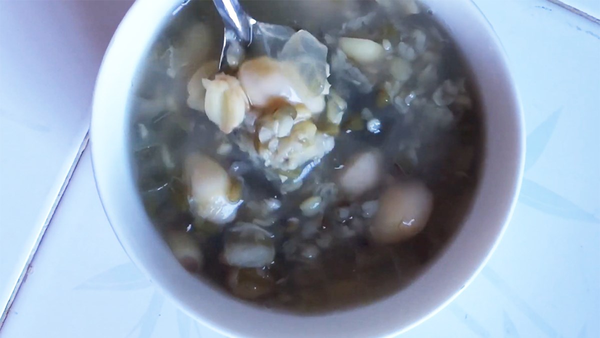 Chè bạch quả hạt sen đậu xanh