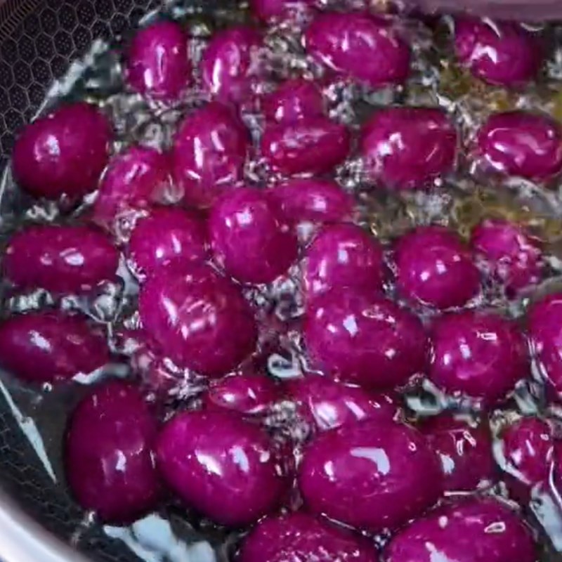 Bước 2 Chế biến Bánh khoai lang bong bóng (Công thức được chia sẻ từ Tiktok Cách Nấu Ngon cùng Điện máy XANh)