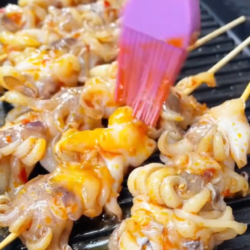Bước 3 Chế biến Mực nướng sa tế (Công thức được chia sẻ từ Tiktok Cách Nấu Ngon cùng Cách Nấu Ngon)