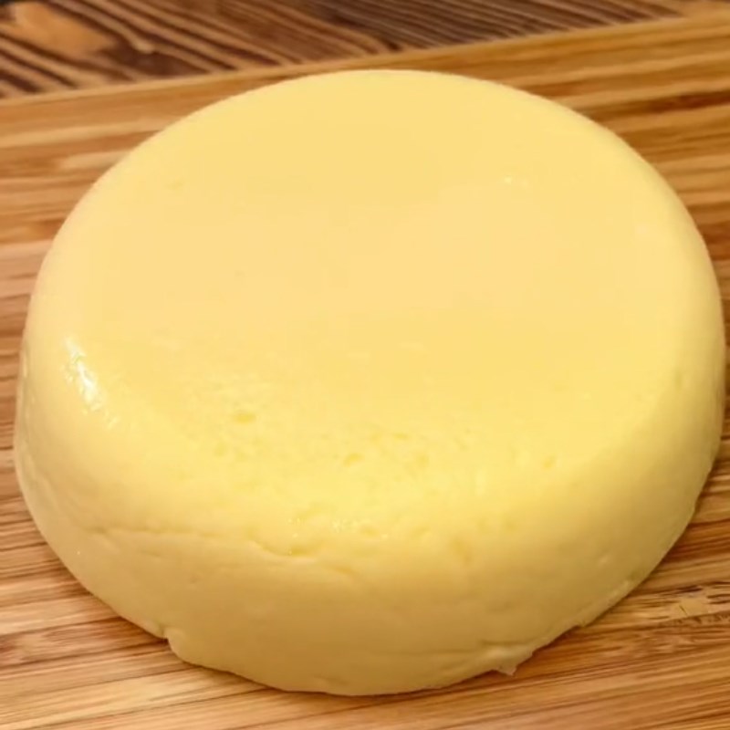 Bước 2 Chế biến Bánh sữa tươi chiên (Công thức được chia sẻ từ Tiktok Cách Nấu Ngon cùng Cách Nấu Ngon)