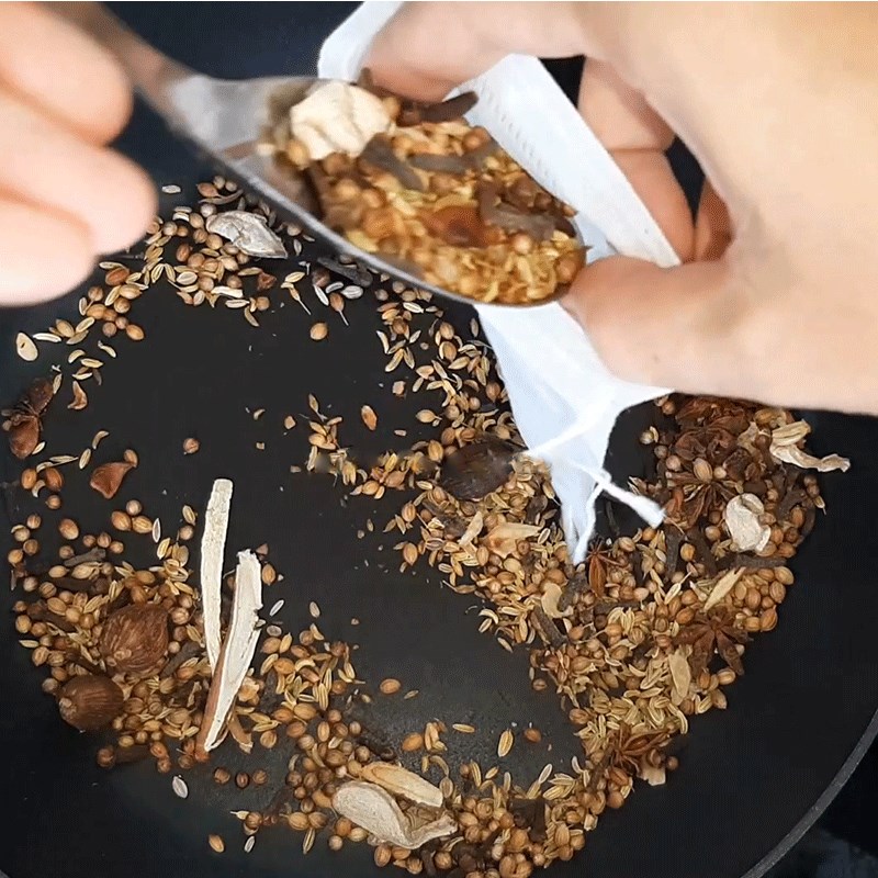 Bước 3 Nấu nước dùng Phở sườn bò