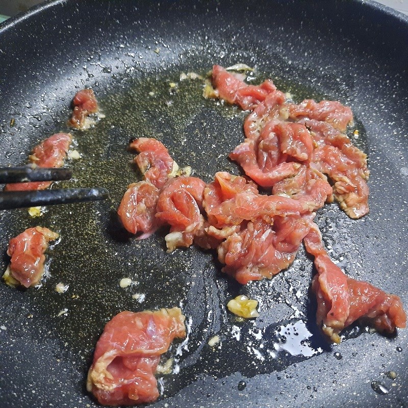 Bước 2 Chế biến thịt bò Thịt bò trộn bắp cải