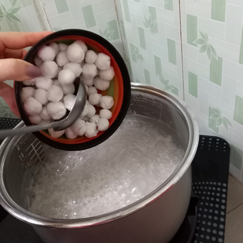 Bước 4 Nấu chè Cách làm chè bột lọc nhân đậu phộng (lạc)