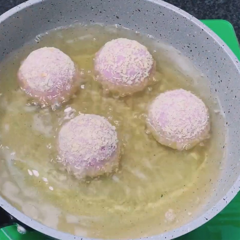 Bước 5 Chiên bánh Bánh rán khoai môn phô mai