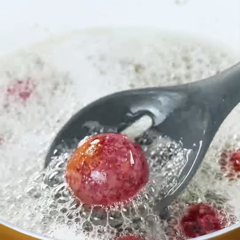 Bước 4 Chiên bánh khoai lang tím Bánh khoai lang tím bọc phô mai chiên giòn