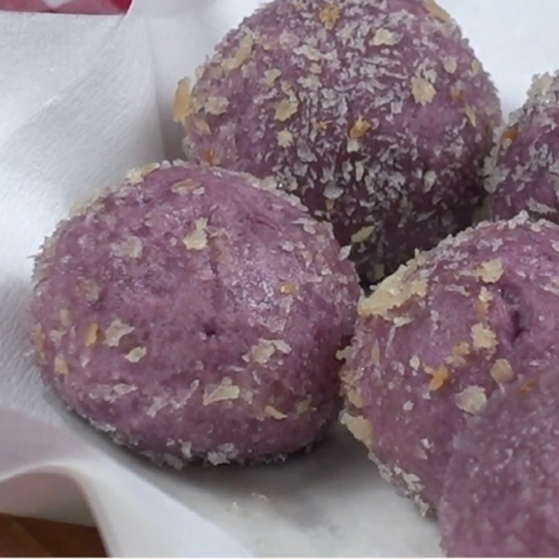 Bước 5 Chiên bánh Khoai môn chà bông trứng muối chiên xù