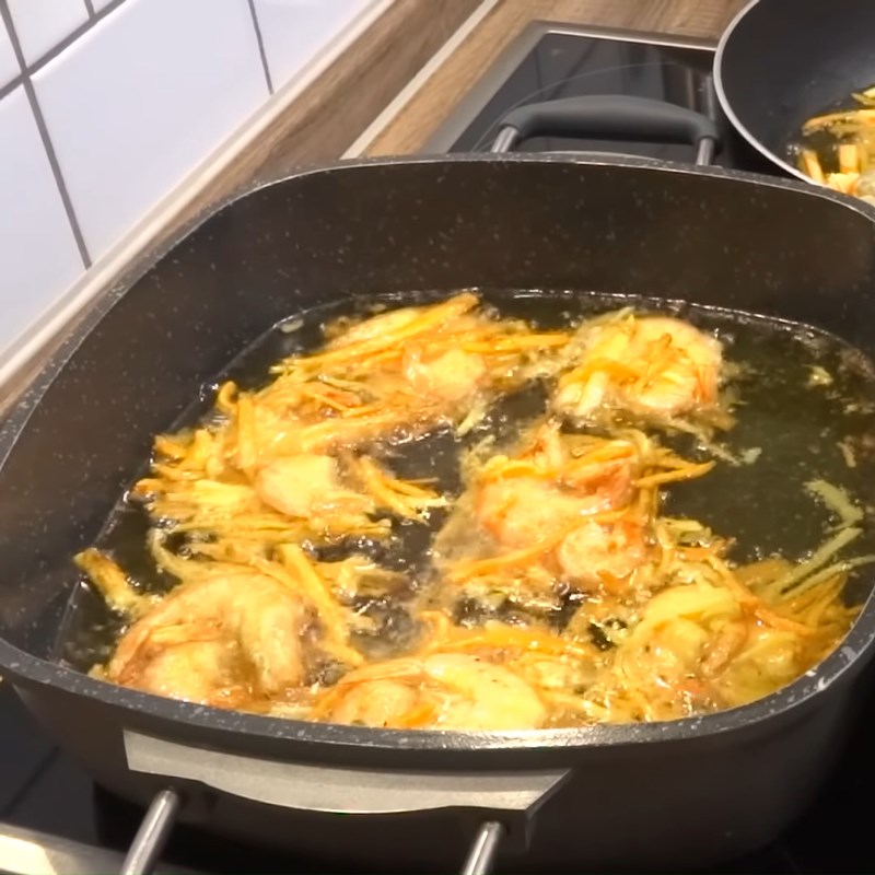 Bước 7 Chiên bánh Bánh tôm chiên khoai lang