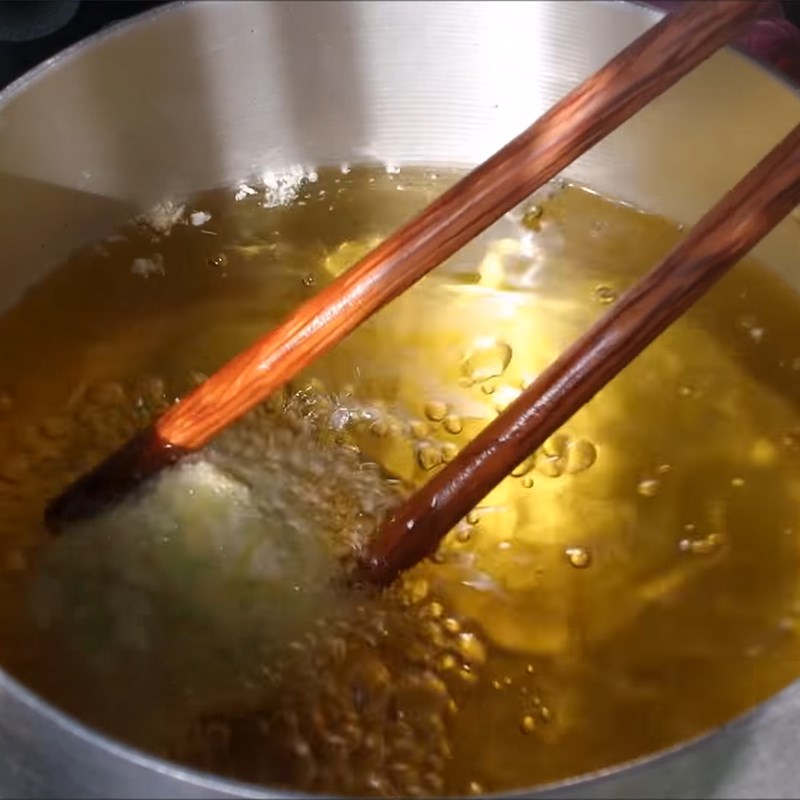 Bước 4 Chiên bánh bắp Bánh bắp chiên xù
