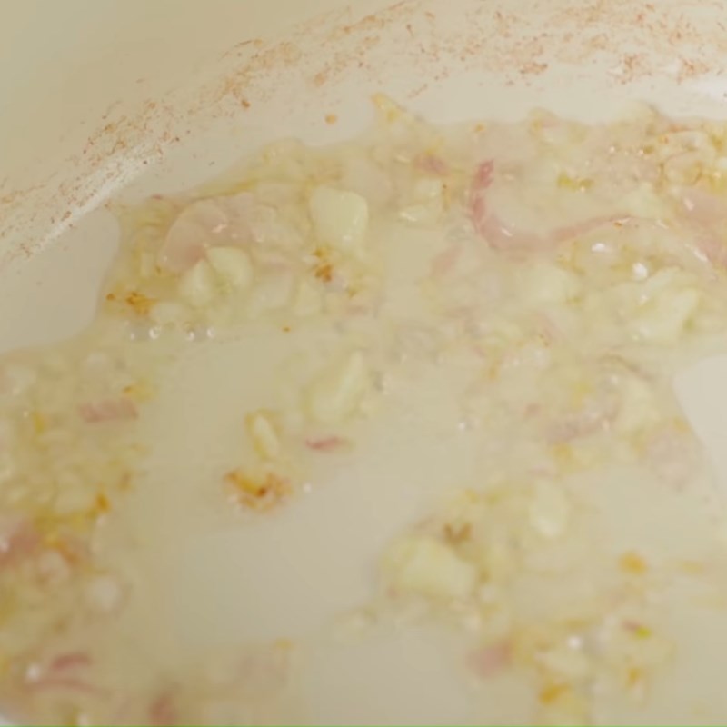 Bước 4 Chiên cá Cá thu kho mặn ngọt