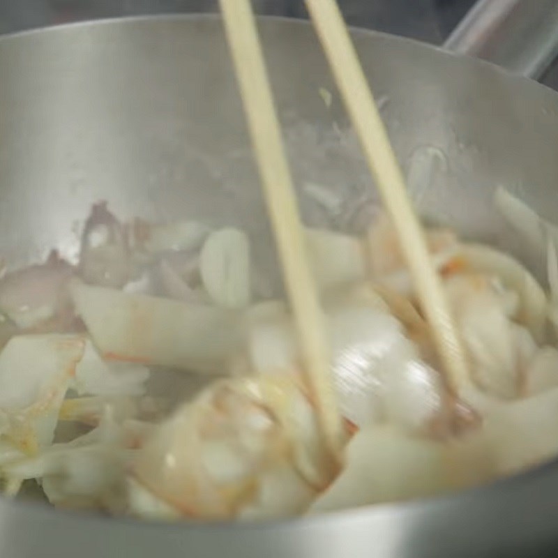 Bước 3 Xào măng chua Cá ngân nấu canh chua măng