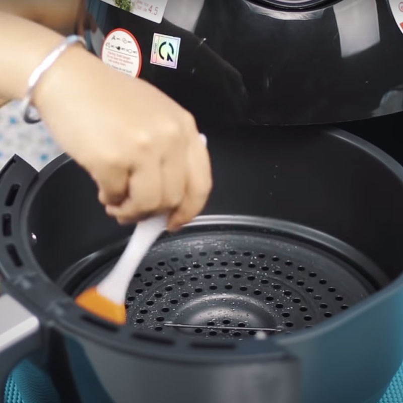 Bước 3 Chiên cá Cá nục chiên cà ri