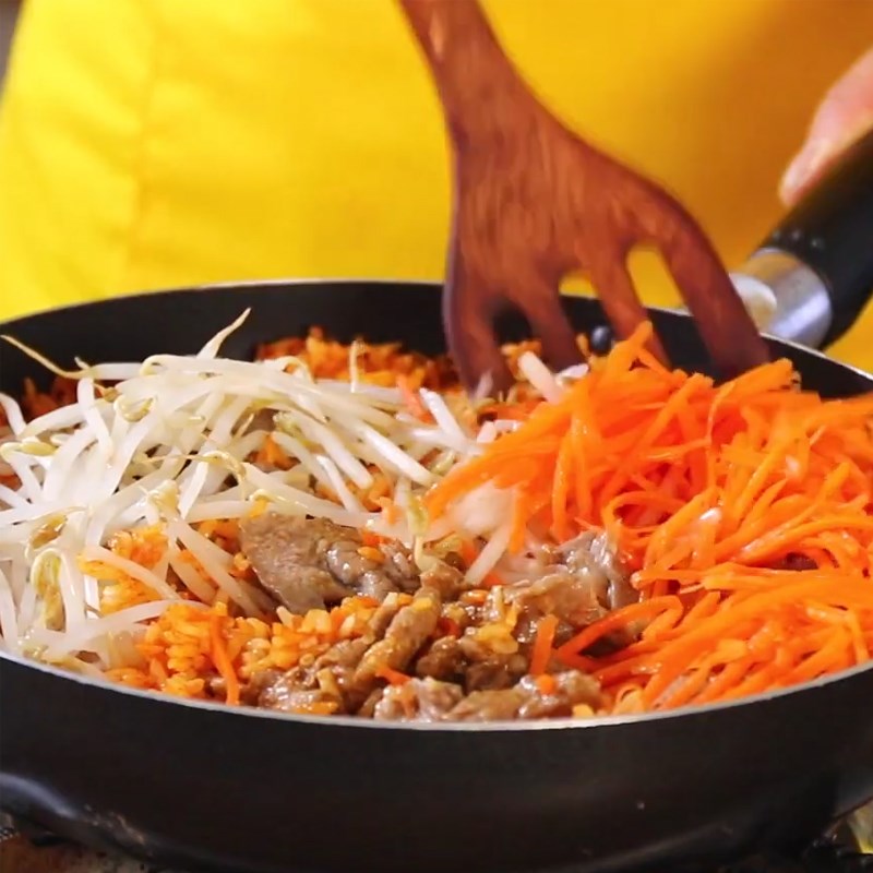 Bước 5 Chiên cơm Cơm chiên bò bulgogi Hàn Quốc