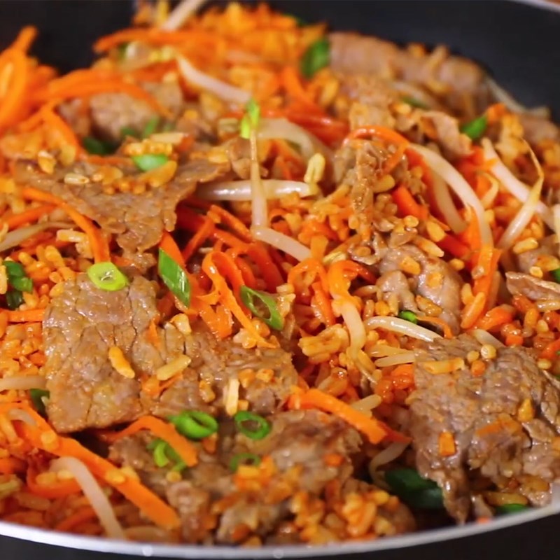 Bước 5 Chiên cơm Cơm chiên bò bulgogi Hàn Quốc