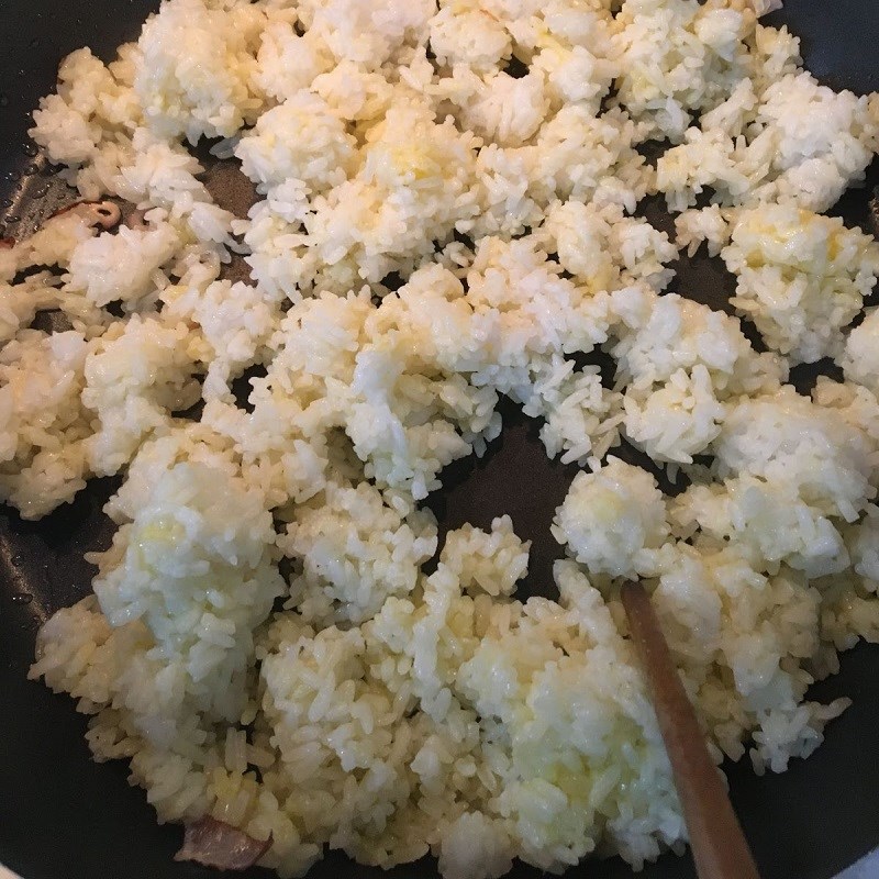 Bước 2 Chiên cơm Cơm rang kim chi (công thức được chia sẻ từ người dùng)