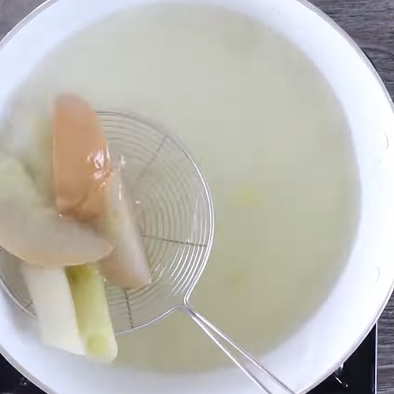 Bước 4 Nấu nước dùng Hủ tiếu hoành thánh chay