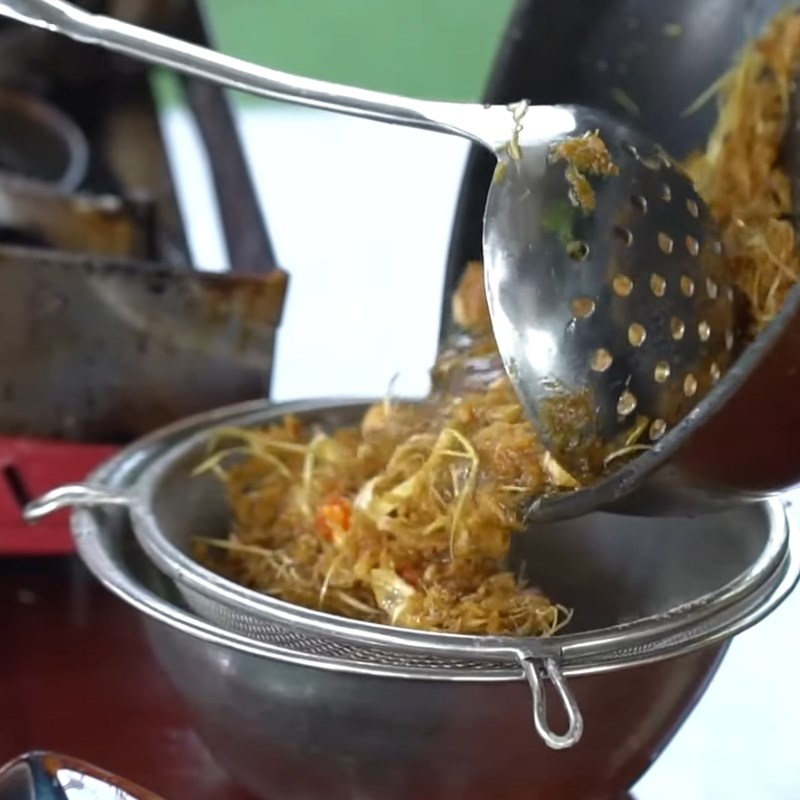Bước 4 Chiên ếch với lá lốt Ếch chiên lá lốt