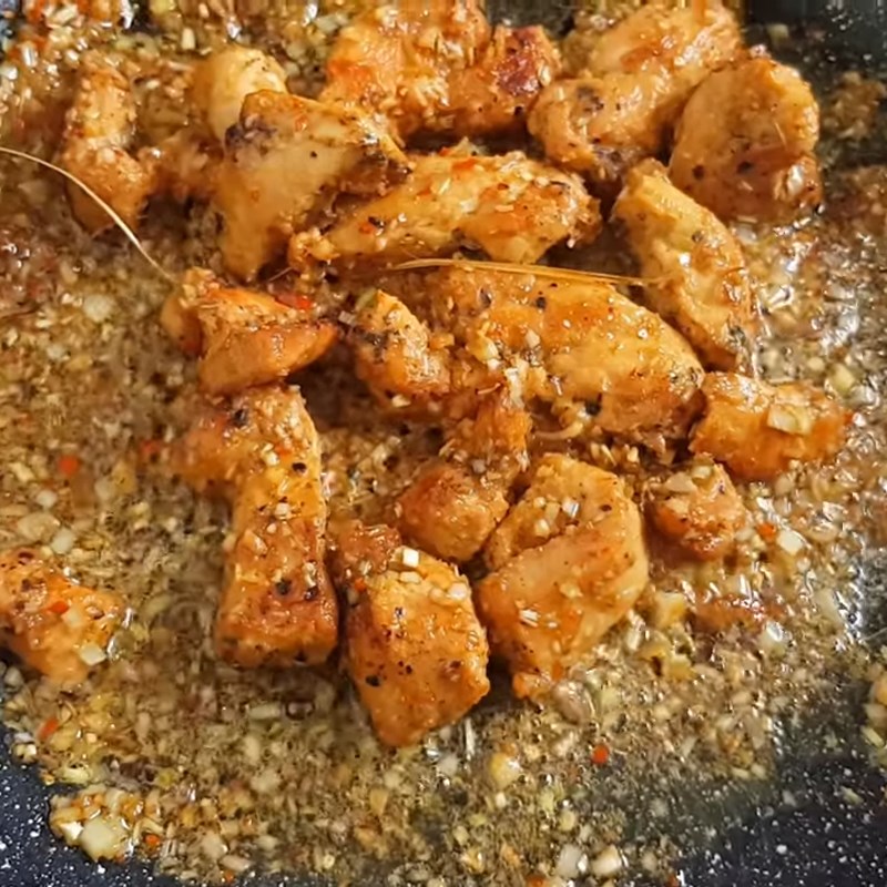 Bước 4 Chiên gà Gà chiên sả ớt với sả cọng