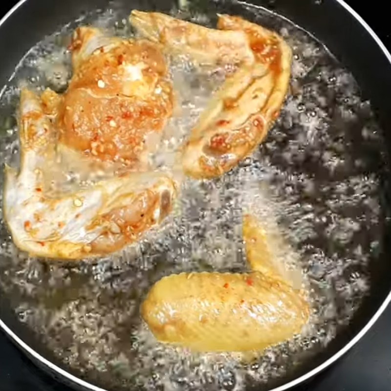 Bước 3 Chiên gà Gà chiên ngũ vị hương mật ong