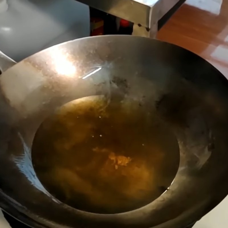 Bước 3 Chiên khô cá đuối Khô cá đuối chiên nước mắm