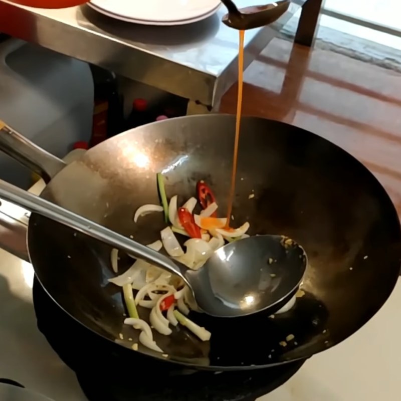 Bước 4 Chiên khô cá với nước mắm Khô cá đuối chiên nước mắm