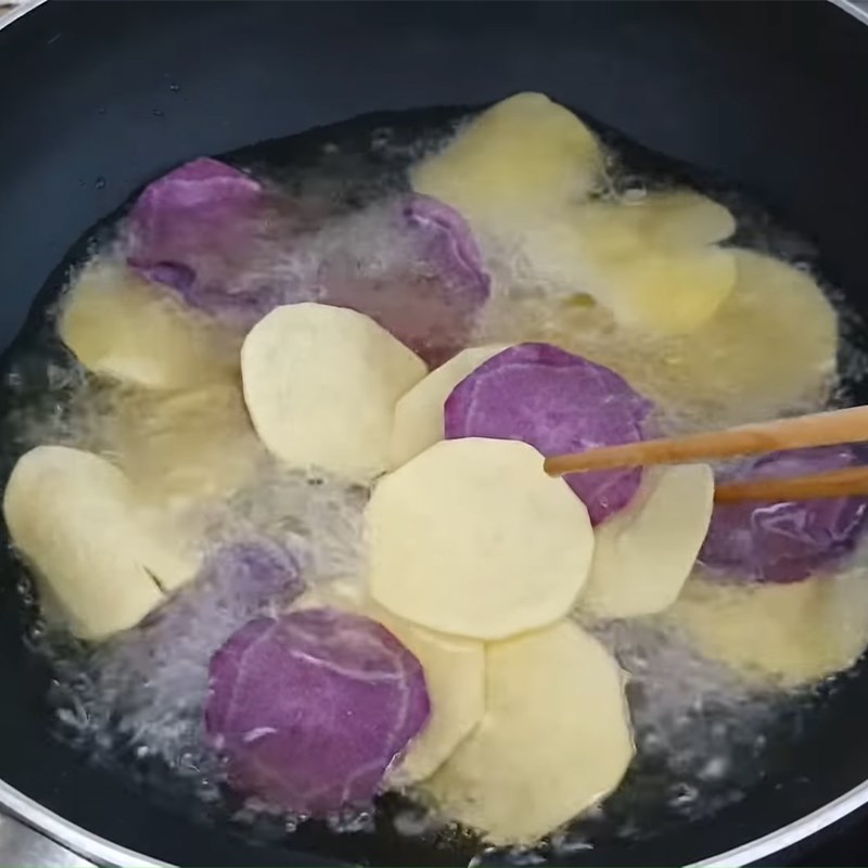 Bước 2 Chiên khoai lang Khoai lang chiên bơ