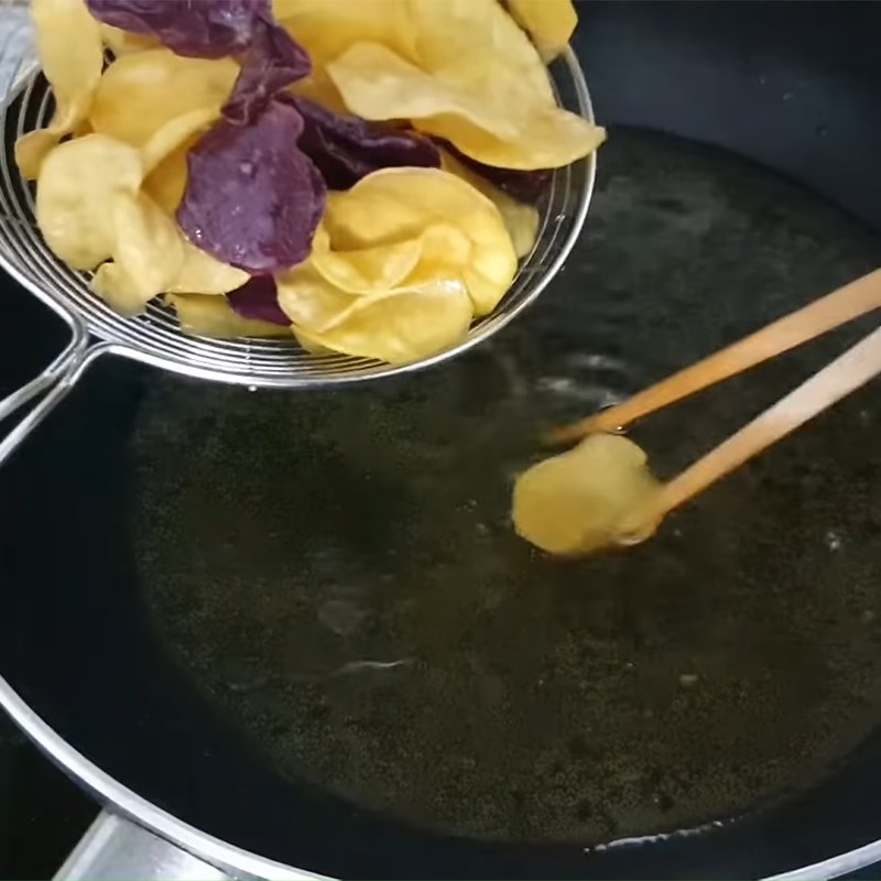 Bước 2 Chiên khoai lang Khoai lang chiên bơ