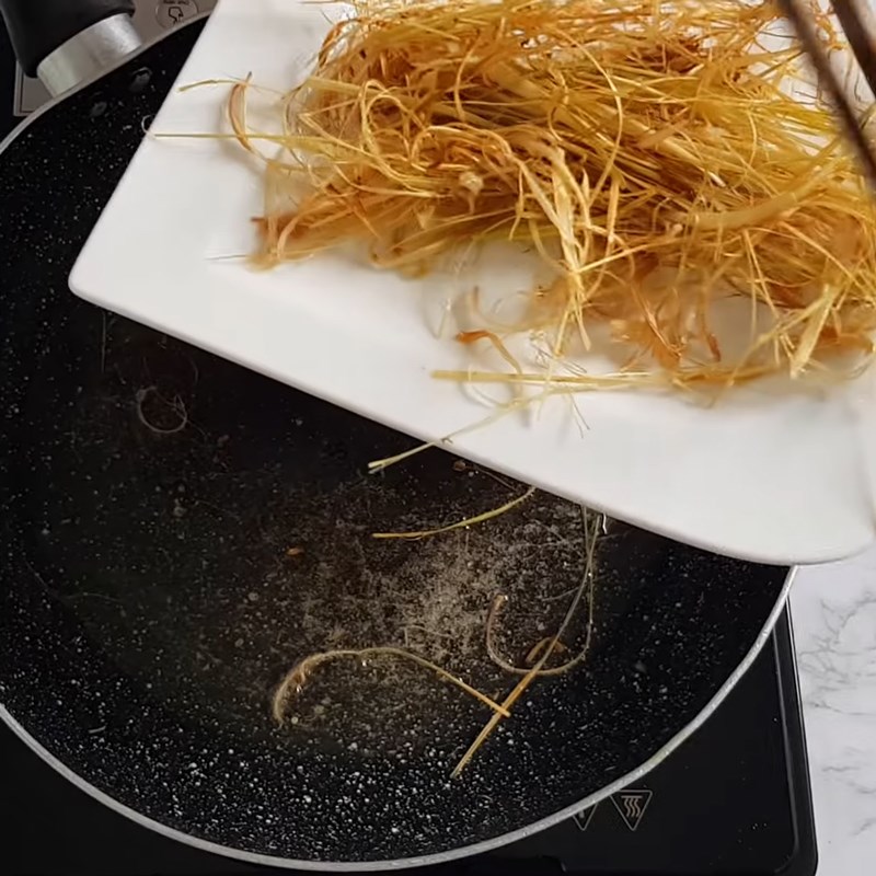 Bước 3 Chiên sả cọng Gà chiên sả ớt với sả cọng