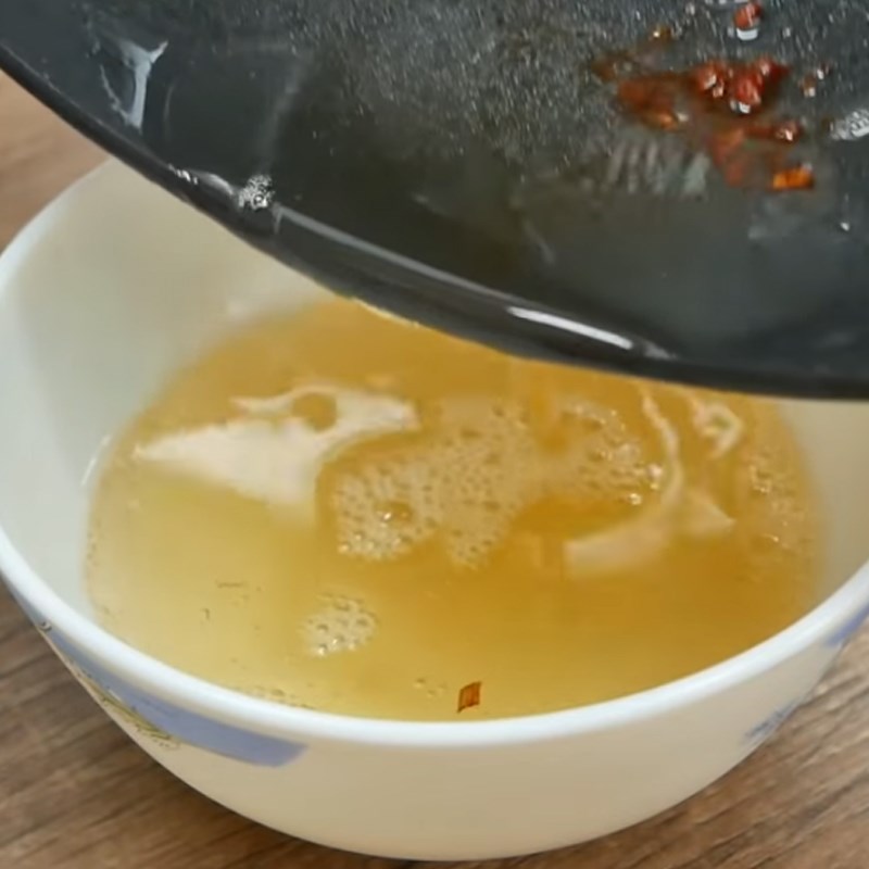 Bước 3 Chiên sơ thịt Thịt ba rọi rim sả ớt