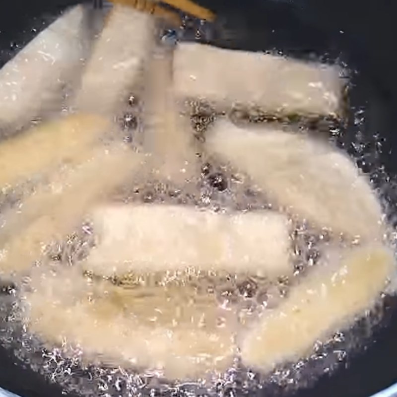 Bước 2 Chiên sườn Sườn non chay kho sả ớt