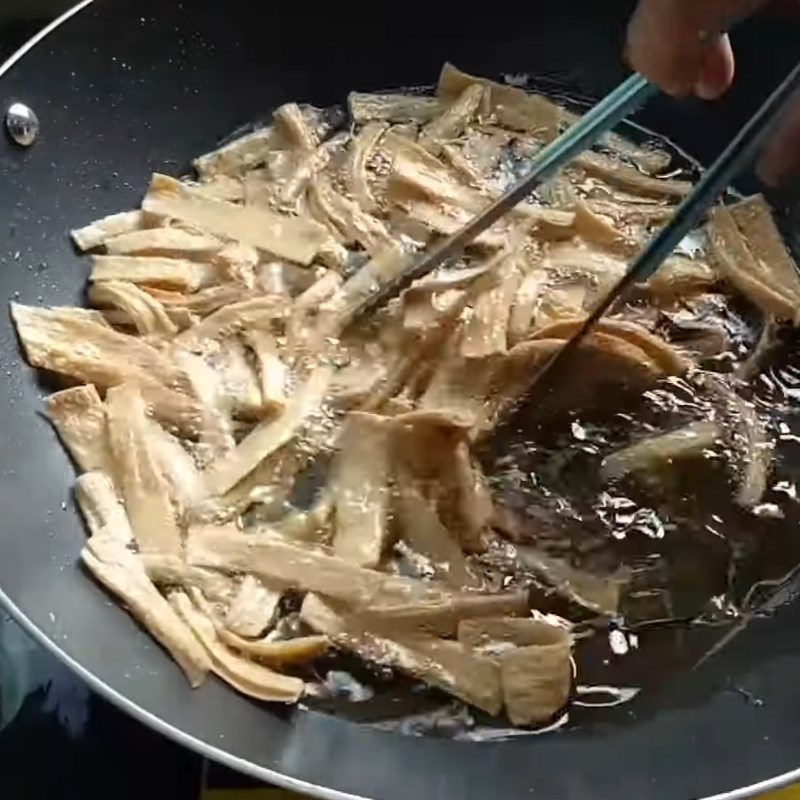 Bước 2 Chiên sườn non Sườn non chay chiên sả ớt