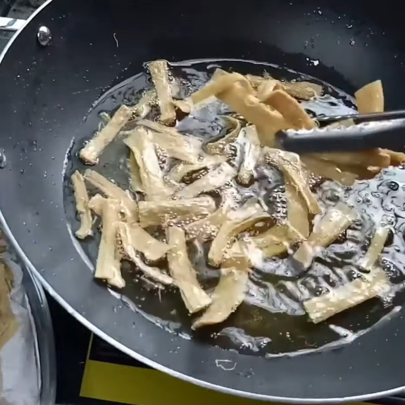 Bước 2 Chiên sườn non Sườn non chay chiên sả ớt