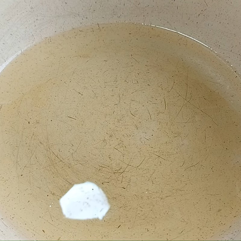 Bước 2 Chiên tàu hũ ky Tàu hũ ky xào dứa