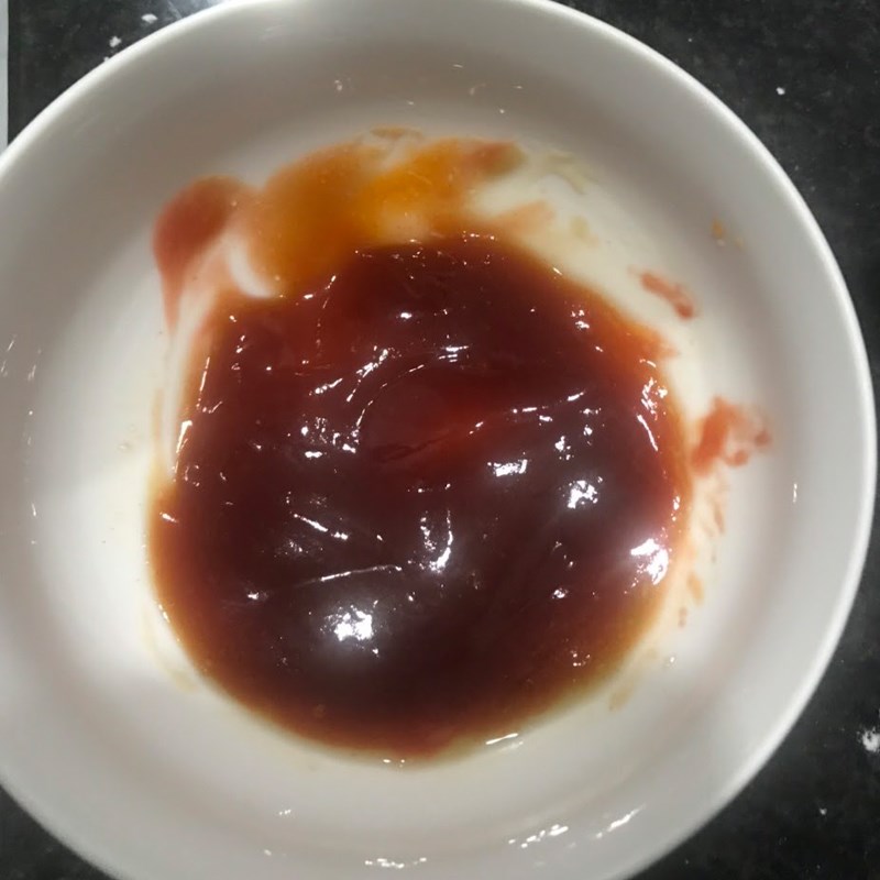 Bước 3 Chiên thịt heo và chuẩn bị nước sốt Thịt heo xào chua ngọt (công thức được chia sẻ từ người dùng)